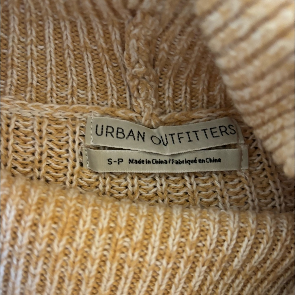 Urban Outfitters Turtleneck Sweater - Picture 2 of 5